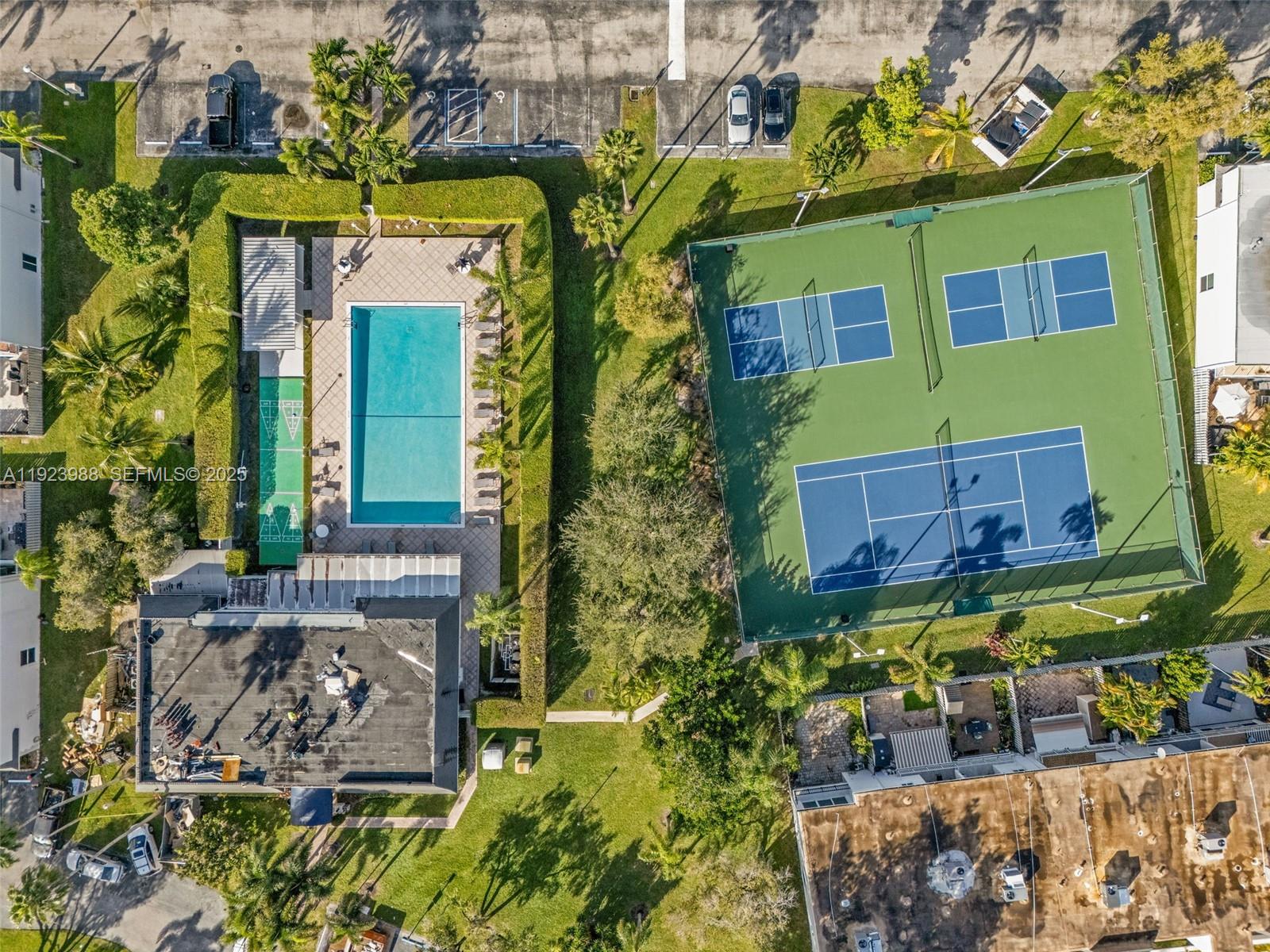 Photo of 707 27th Ave  (707), Hallandale Beach, Florida, 33009 - 