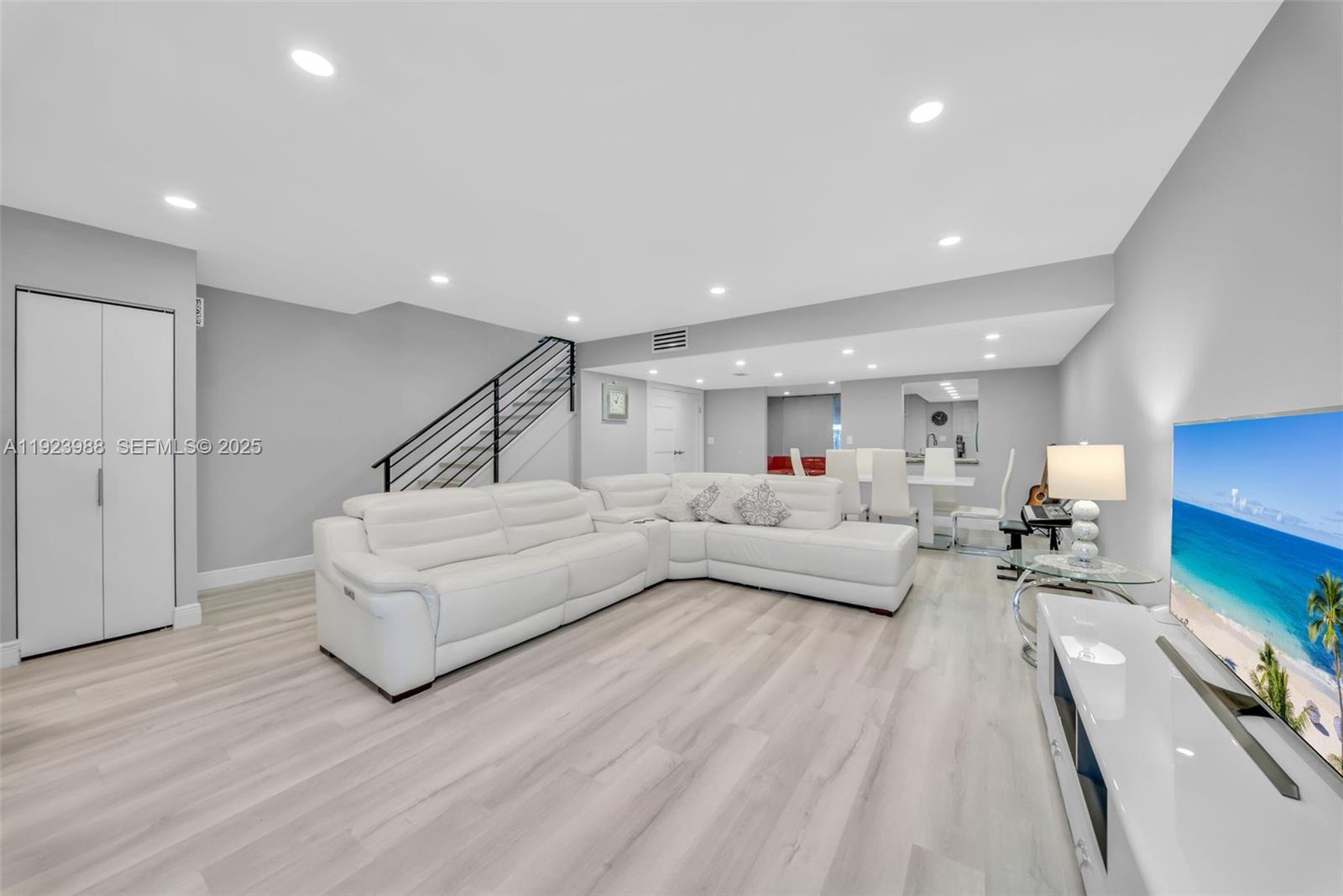 Photo of 707 27th Ave  (707), Hallandale Beach, Florida, 33009 - 