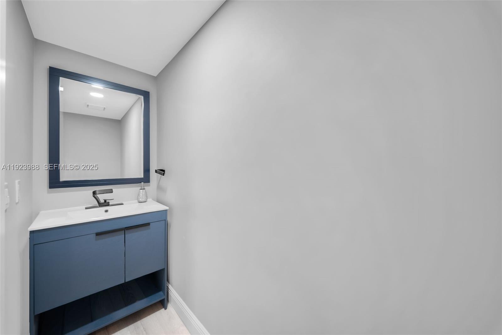 Photo of 707 27th Ave  (707), Hallandale Beach, Florida, 33009 - 