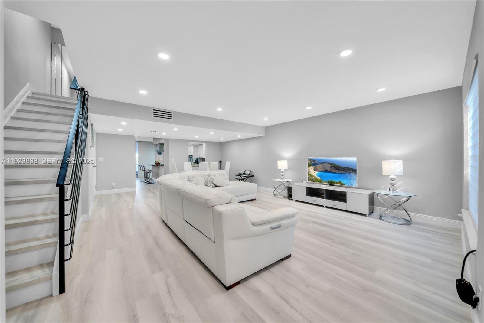 Photo of 707 27th Ave  (707), Hallandale Beach, Florida, 33009 - 