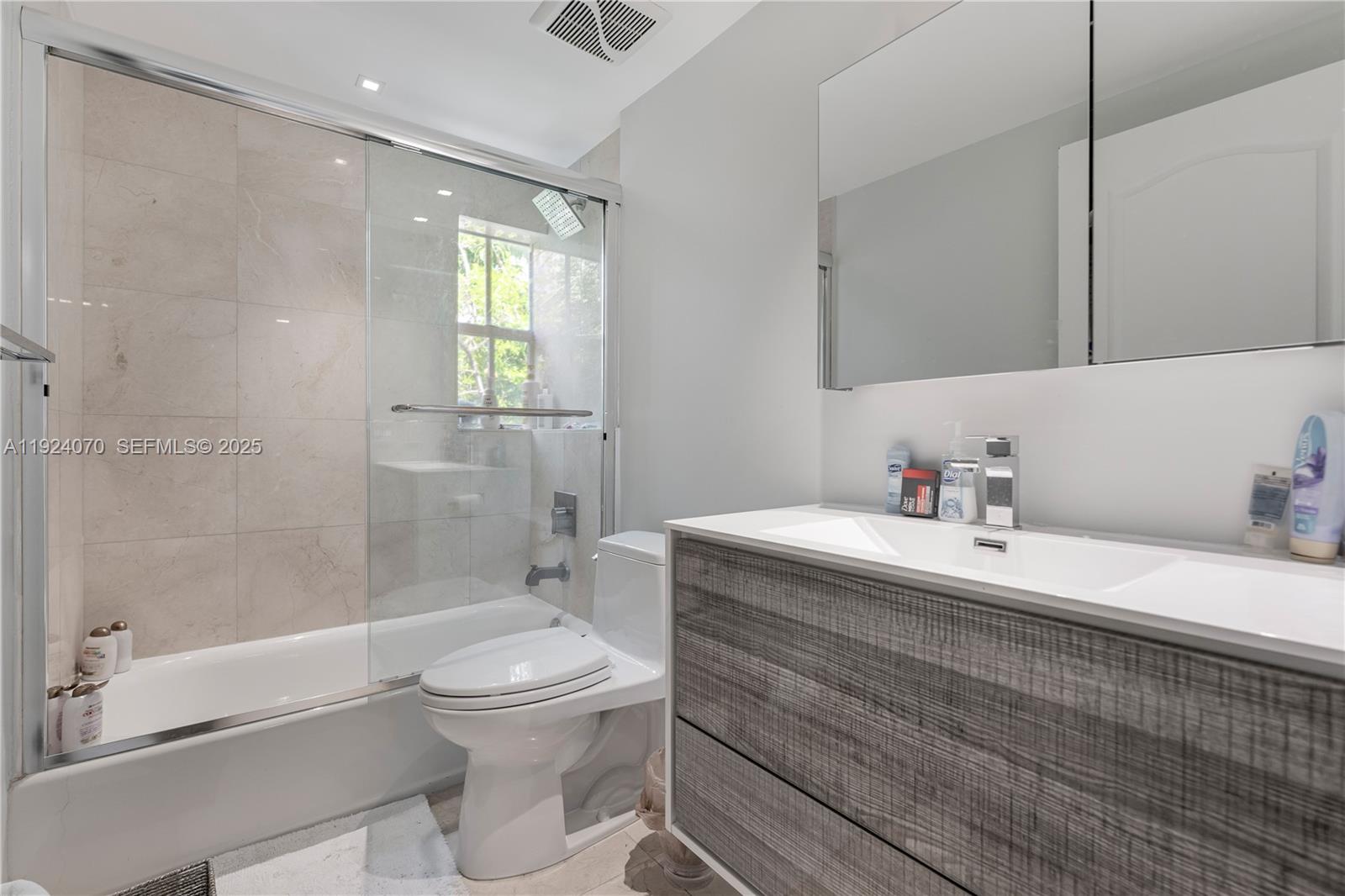 Photo of 18460 30th Ave  (18460), Aventura, Florida, 33160 - 