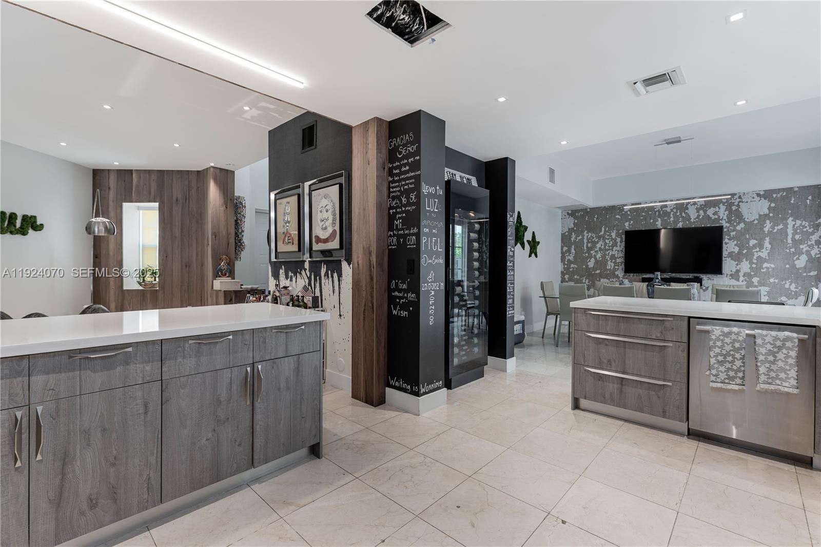 Photo of 18460 30th Ave  (18460), Aventura, Florida, 33160 - 