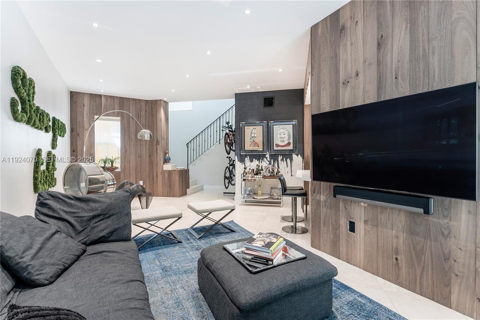 Photo of 18460 30th Ave  (18460), Aventura, Florida, 33160 - 