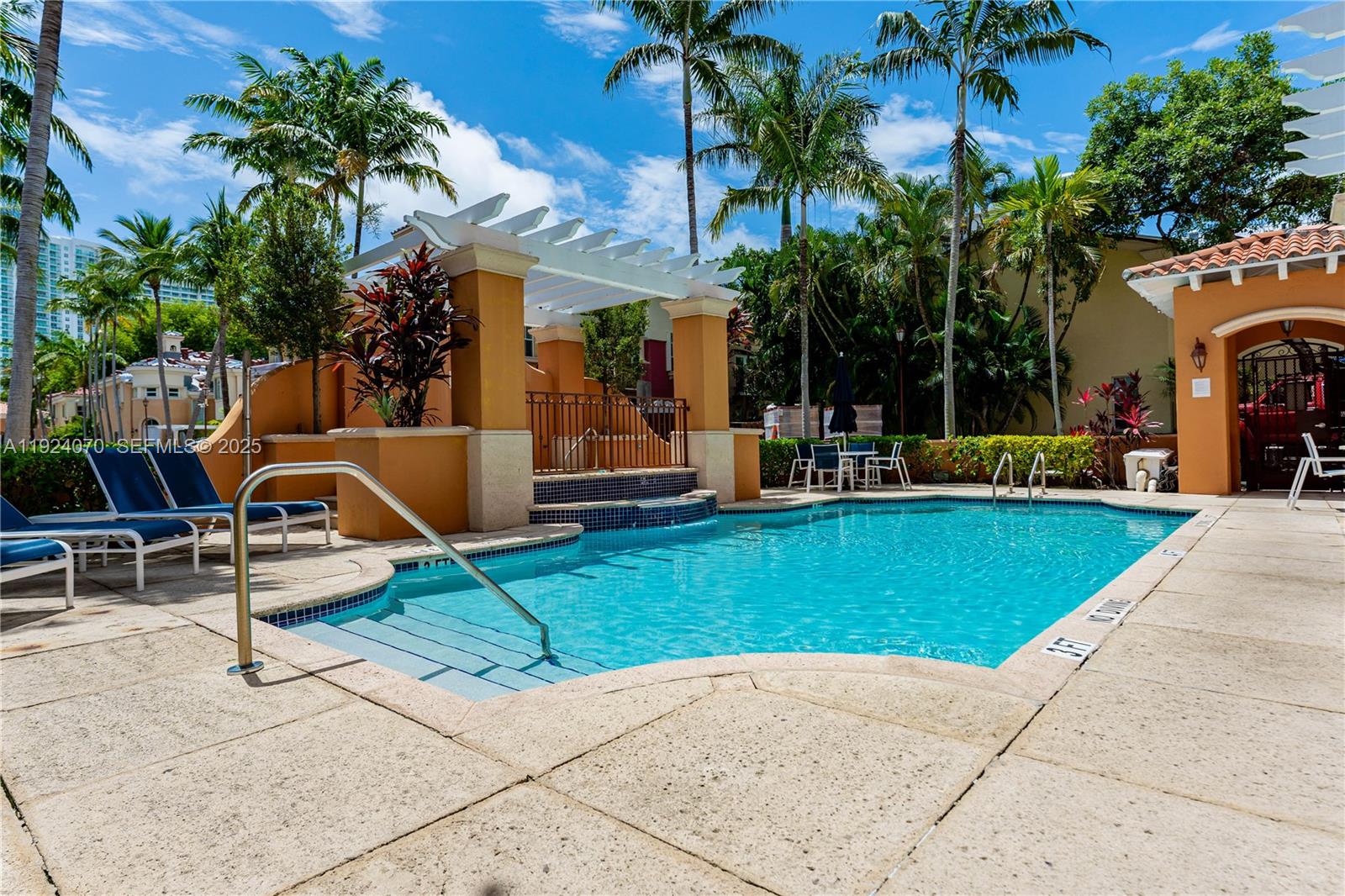 Photo of 18460 30th Ave  (18460), Aventura, Florida, 33160 - 