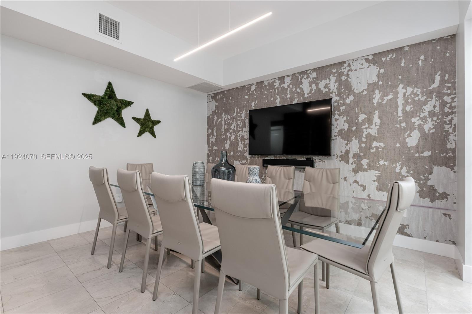 Photo of 18460 30th Ave  (18460), Aventura, Florida, 33160 - 