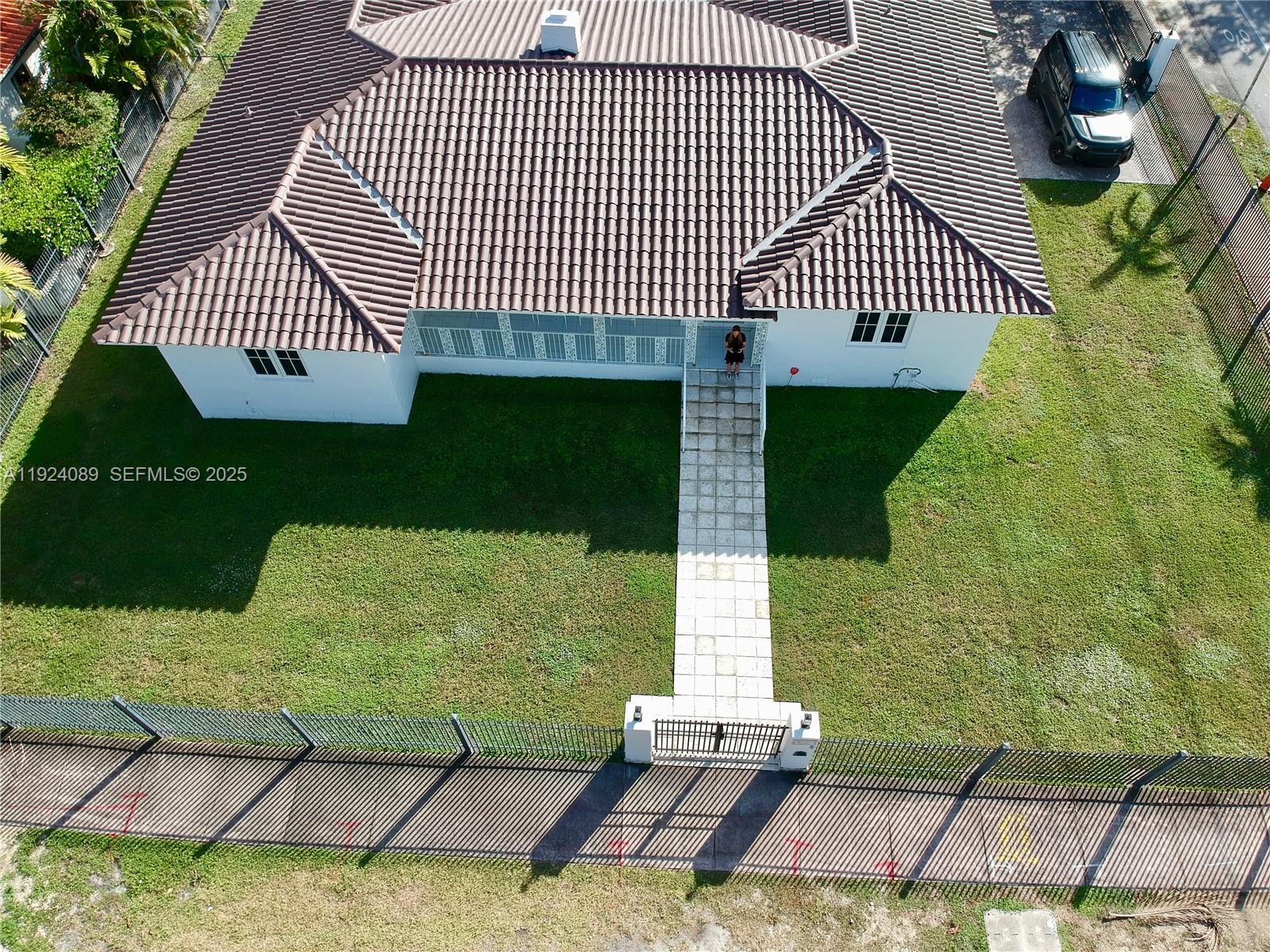 1558 4 / 3 2353 sq. ft. $ 2025-12-02 0 Photo