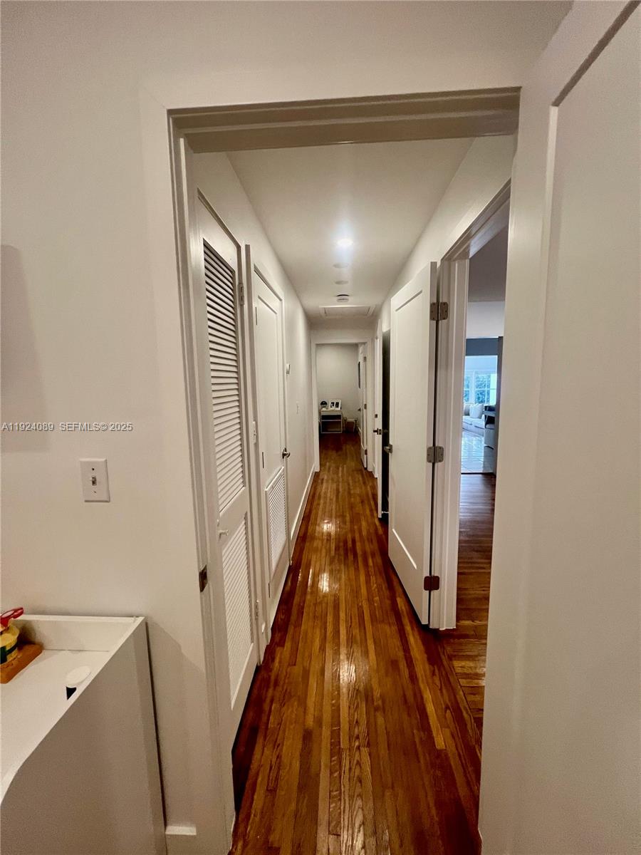 1558 4 / 3 2353 sq. ft. $ 2025-12-02 0 Photo