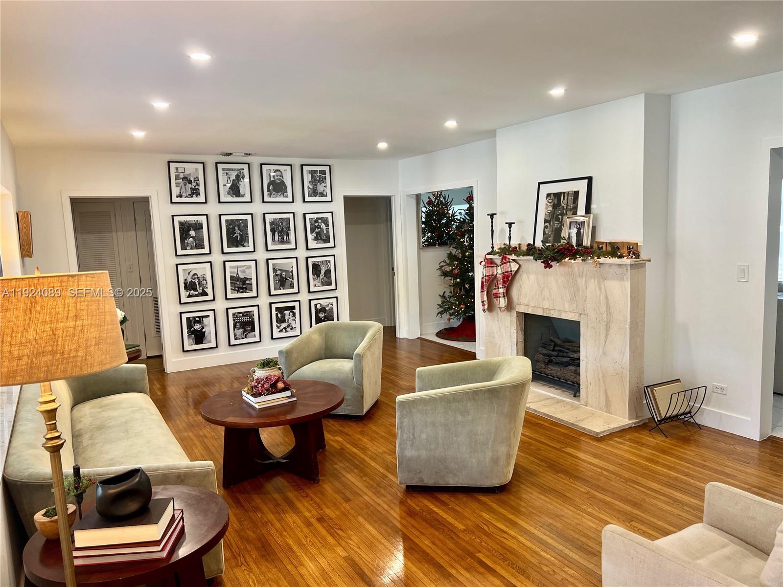 1558 4 / 3 2353 sq. ft. $ 2025-12-02 0 Photo