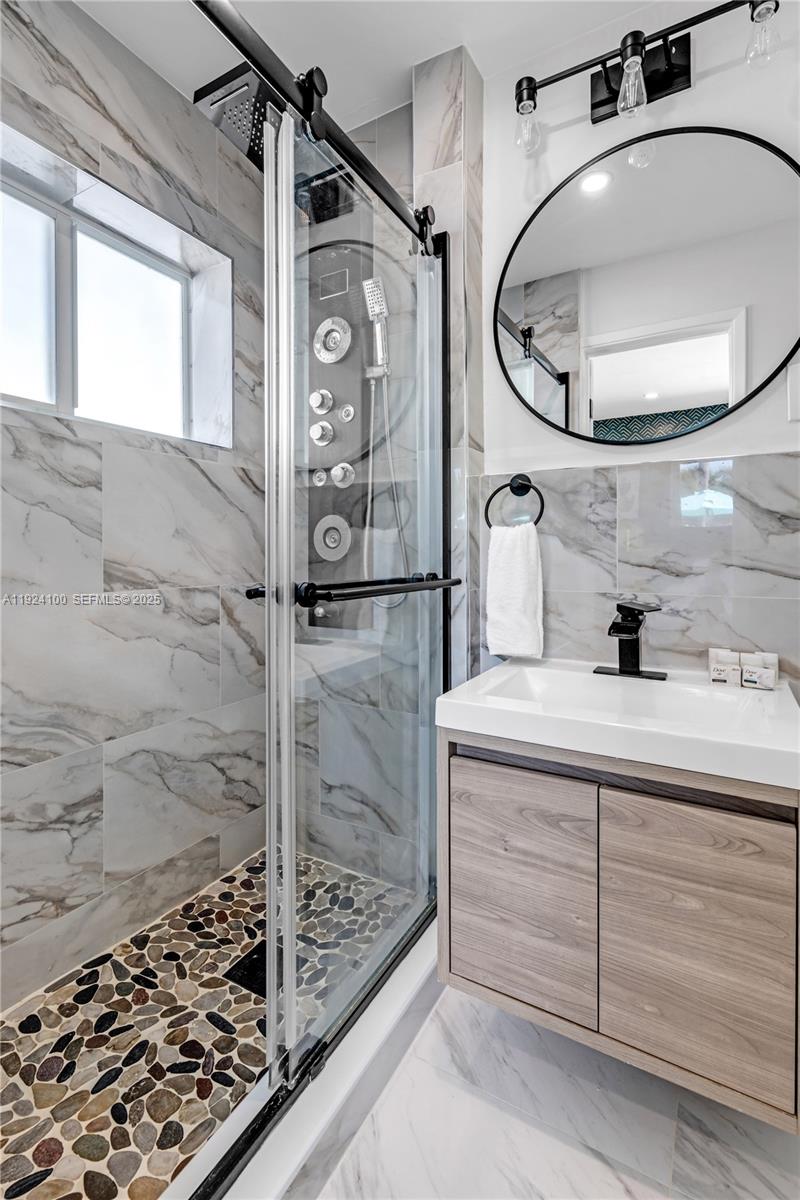 1730 3 / 2 1200 sq. ft. $ 2025-12-02 0 Photo