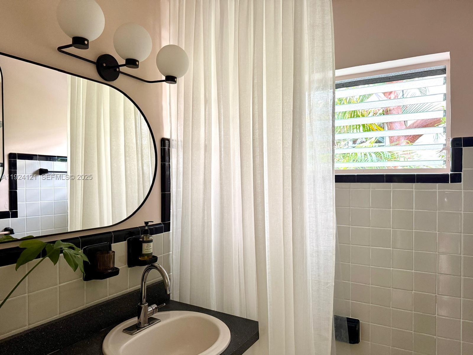 8-1127 1 / 1 600 sq. ft. $ 2025-12-02 0 foto