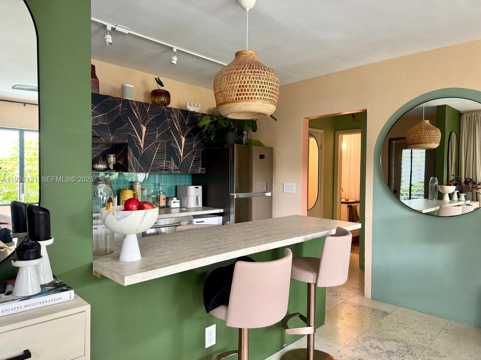 8-1127 1 / 1 600 sq. ft. $ 2025-12-02 0 foto