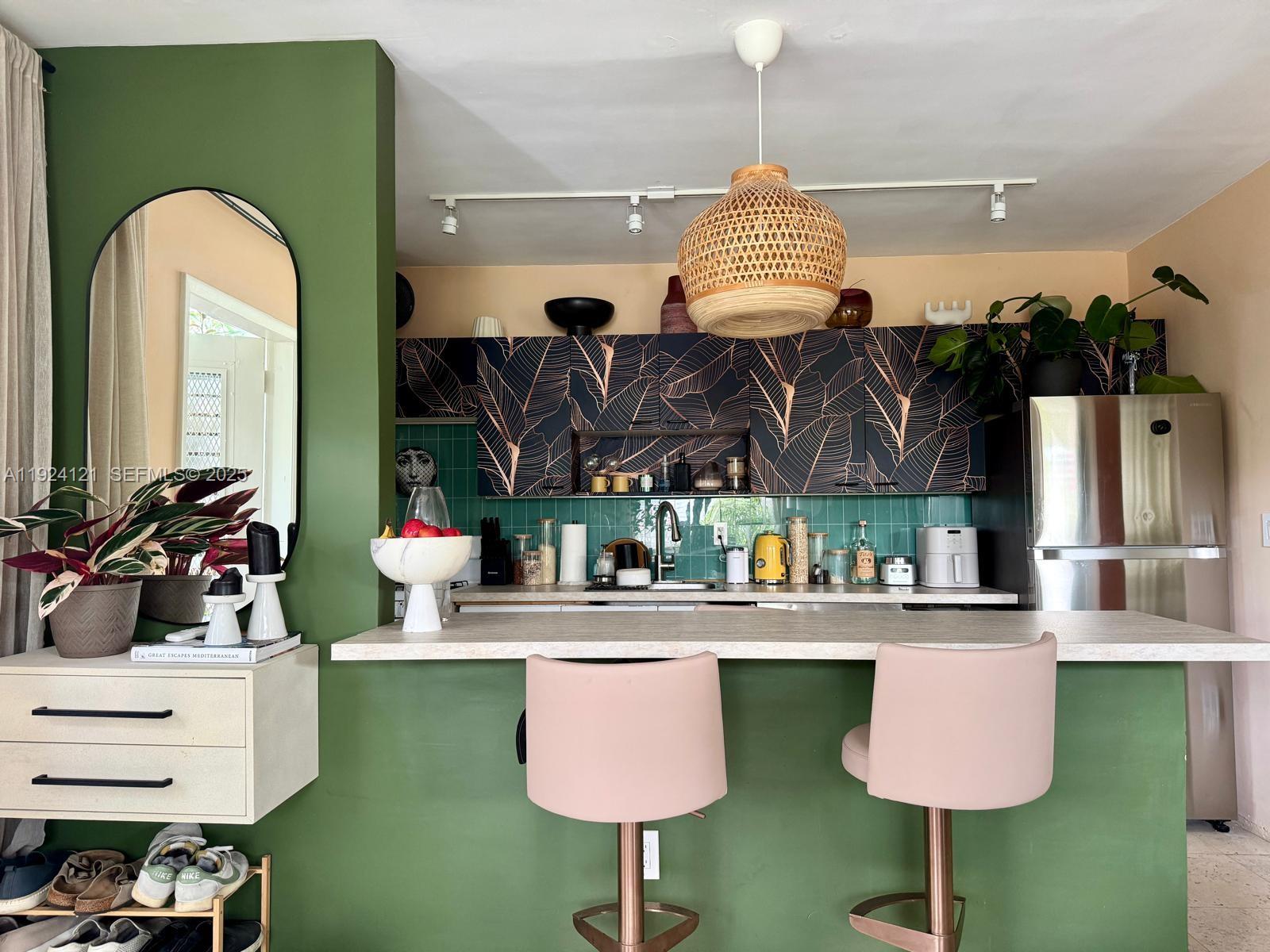 8-1127 1 / 1 600 sq. ft. $ 2025-12-02 0 foto