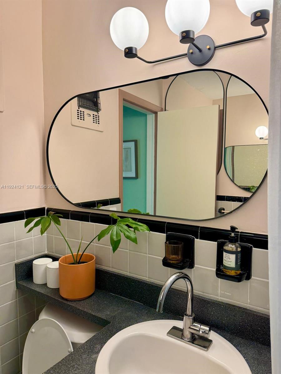 8-1127 1 / 1 600 sq. ft. $ 2025-12-02 0 foto