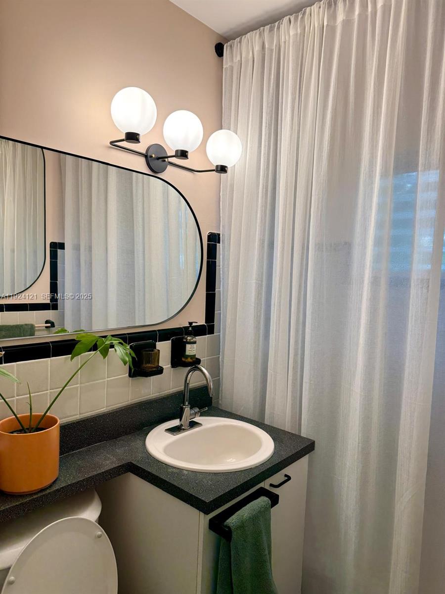 8-1127 1 / 1 600 sq. ft. $ 2025-12-02 0 foto