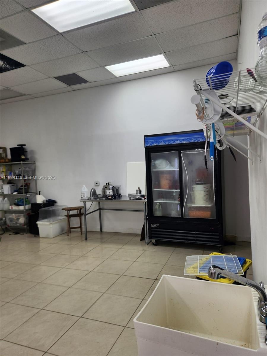   /   кв.футов $ 2025-12-03 0 Фото