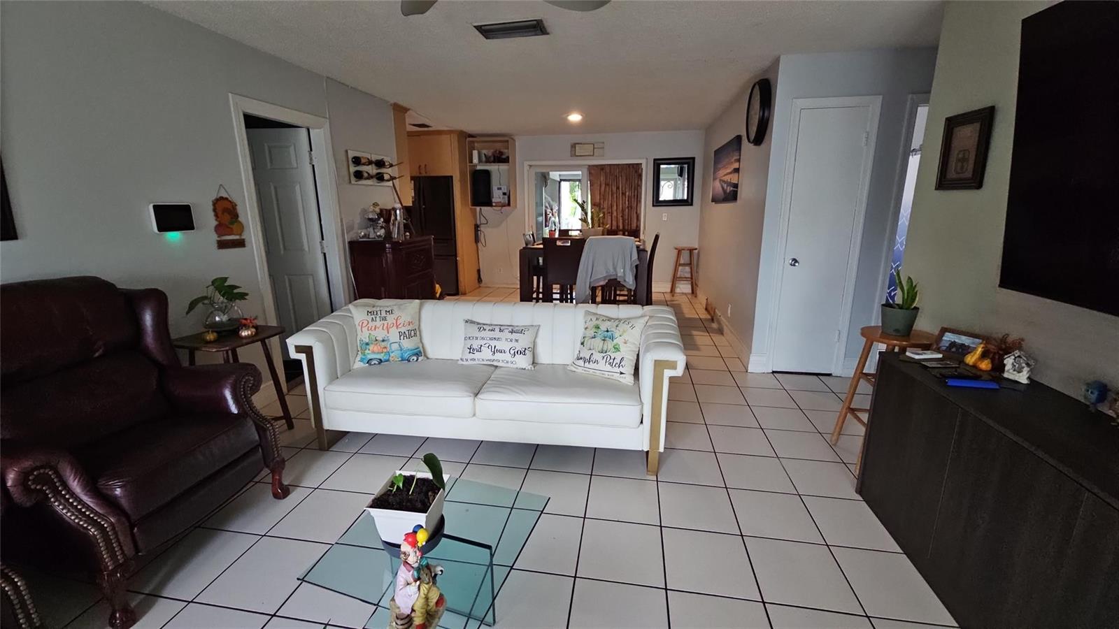 1031 3 / 2 1375 sq. ft. $ 2026-01-10 0 foto