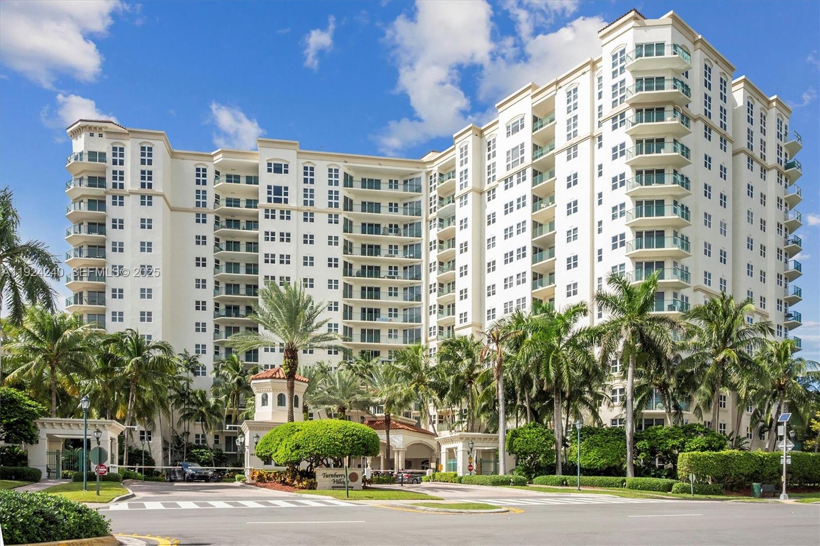 Photo of 20000 Country Club Dr  #302, Aventura, Florida, 33180 - 
