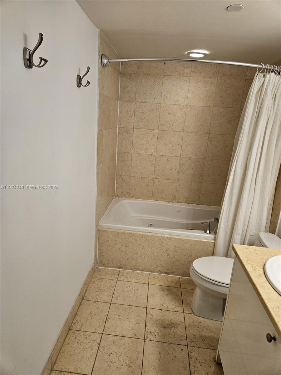 Photo of 20000 Country Club Dr  #302, Aventura, Florida, 33180 - 
