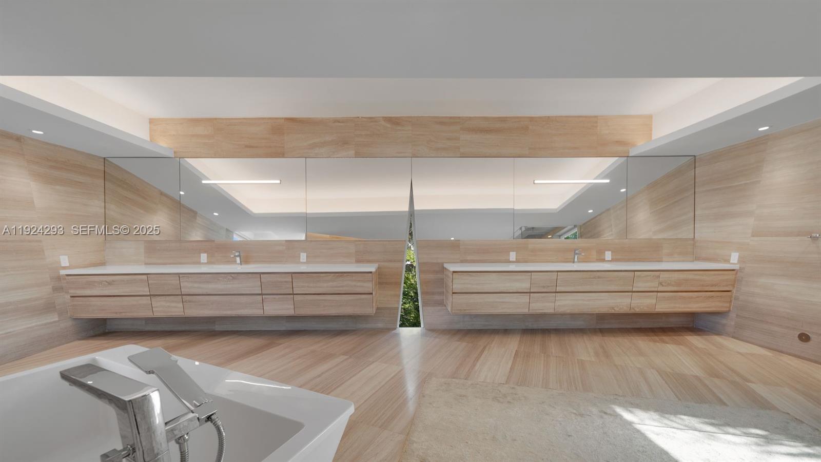 Photo of 480 Ocean Blvd  (480), Golden Beach, Florida, 33160 - 