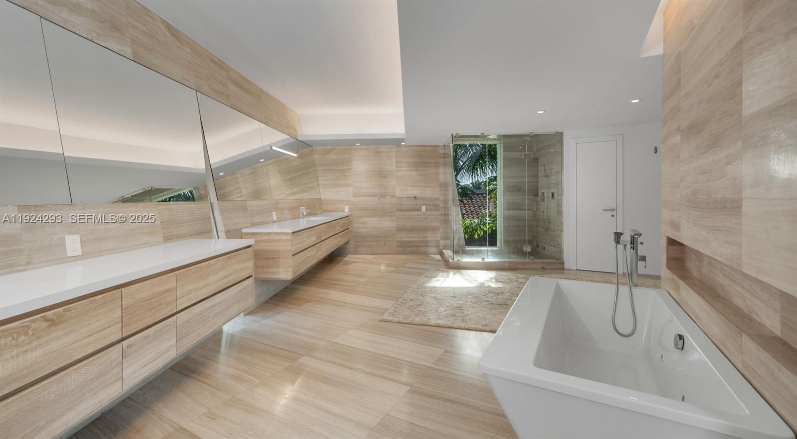 Photo of 480 Ocean Blvd  (480), Golden Beach, Florida, 33160 - 