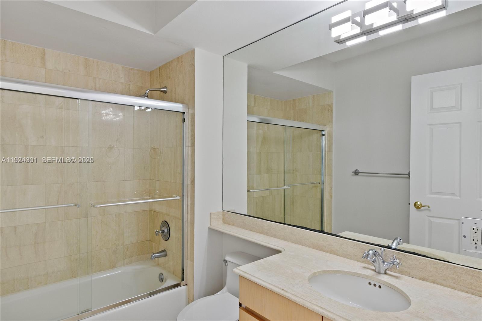Photo of 18671 Collins Ave  #1702, Sunny Isles Beach, Florida, 33160 - 3rd Bathroom