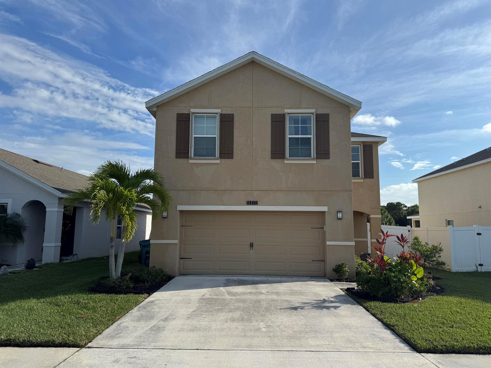 Ver detalles 11217 4 / 2002 sq. ft. $ 2026-06-19 0 foto