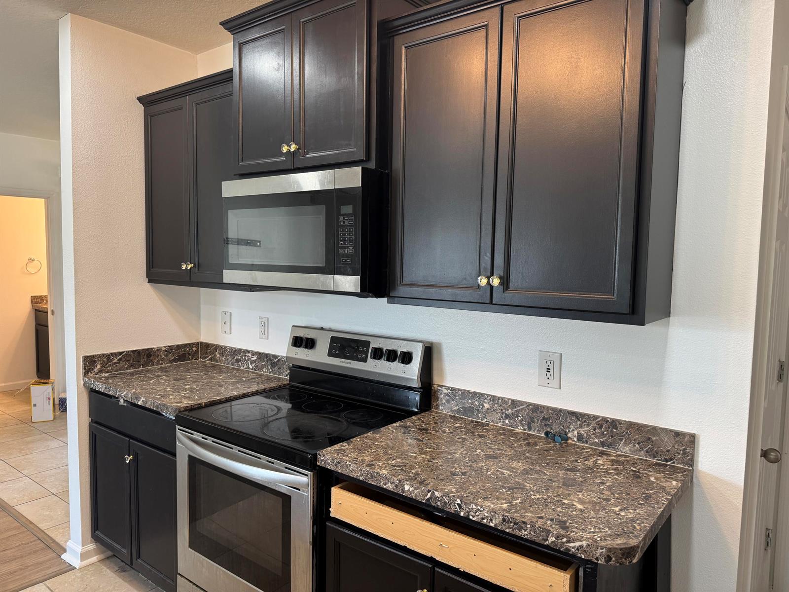 Ver detalles 11217 4 / 2002 sq. ft. $ 2026-06-19 0 foto