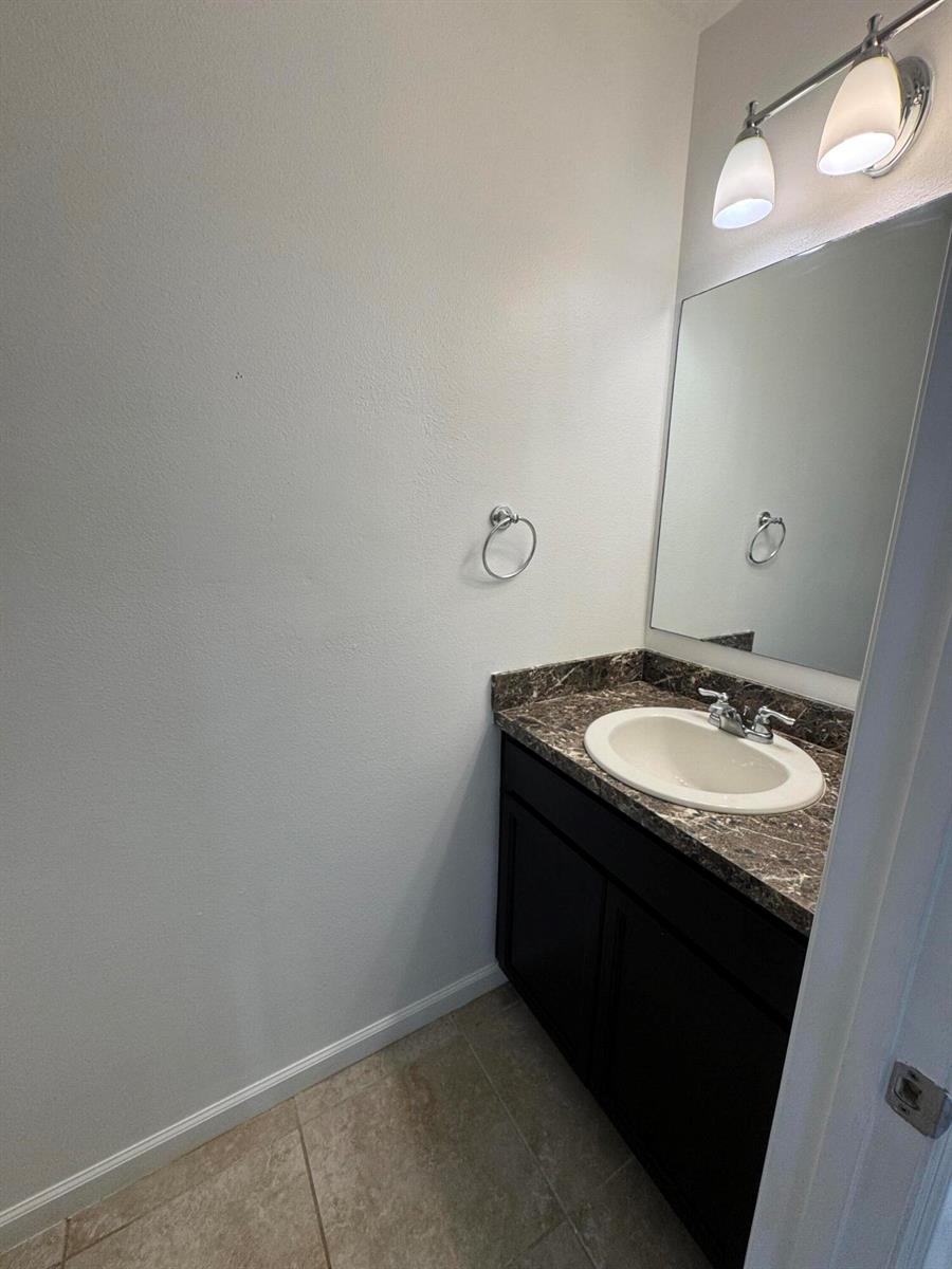 Ver detalles 11217 4 / 2002 sq. ft. $ 2026-06-19 0 foto