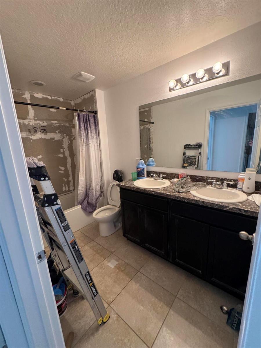 Ver detalles 11217 4 / 2002 sq. ft. $ 2026-06-19 0 foto