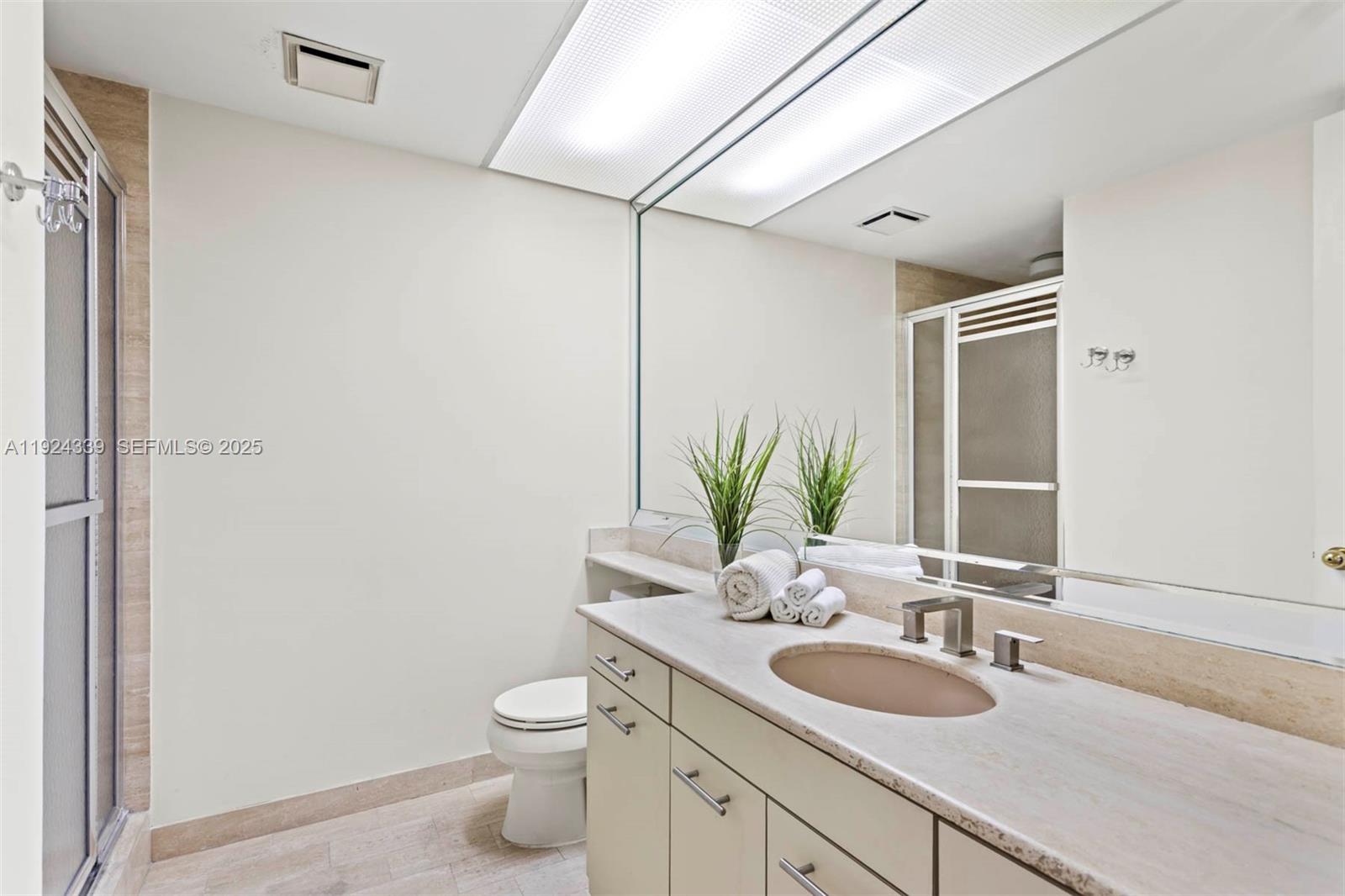 Photo of 19500 Turnberry Way  #26-C, Aventura, Florida, 33180 - 