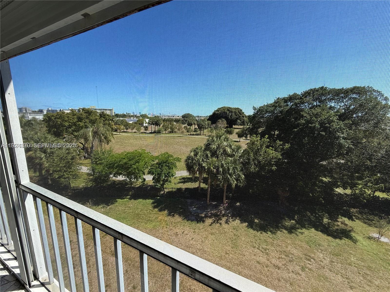 See details 511 2 / 2 992 sq. ft. $ 2025-12-03 0 Photo