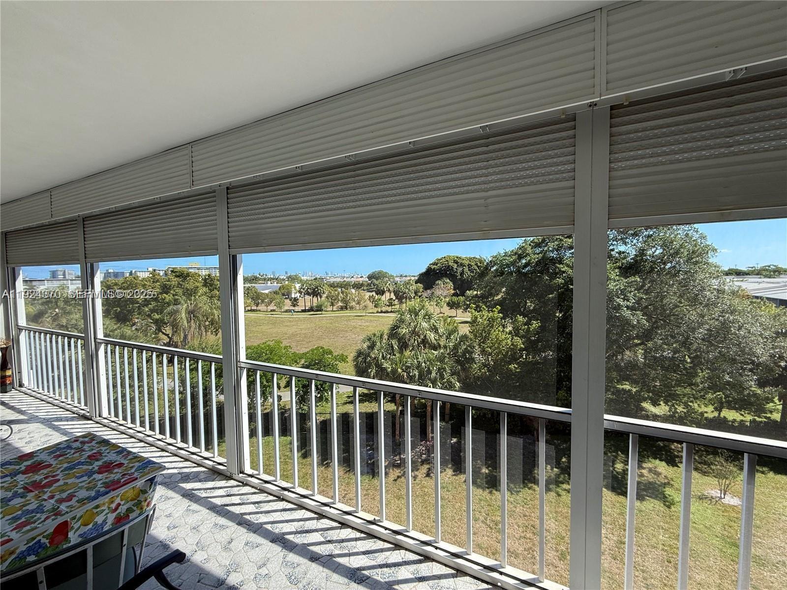 See details 511 2 / 2 992 sq. ft. $ 2025-12-03 0 Photo