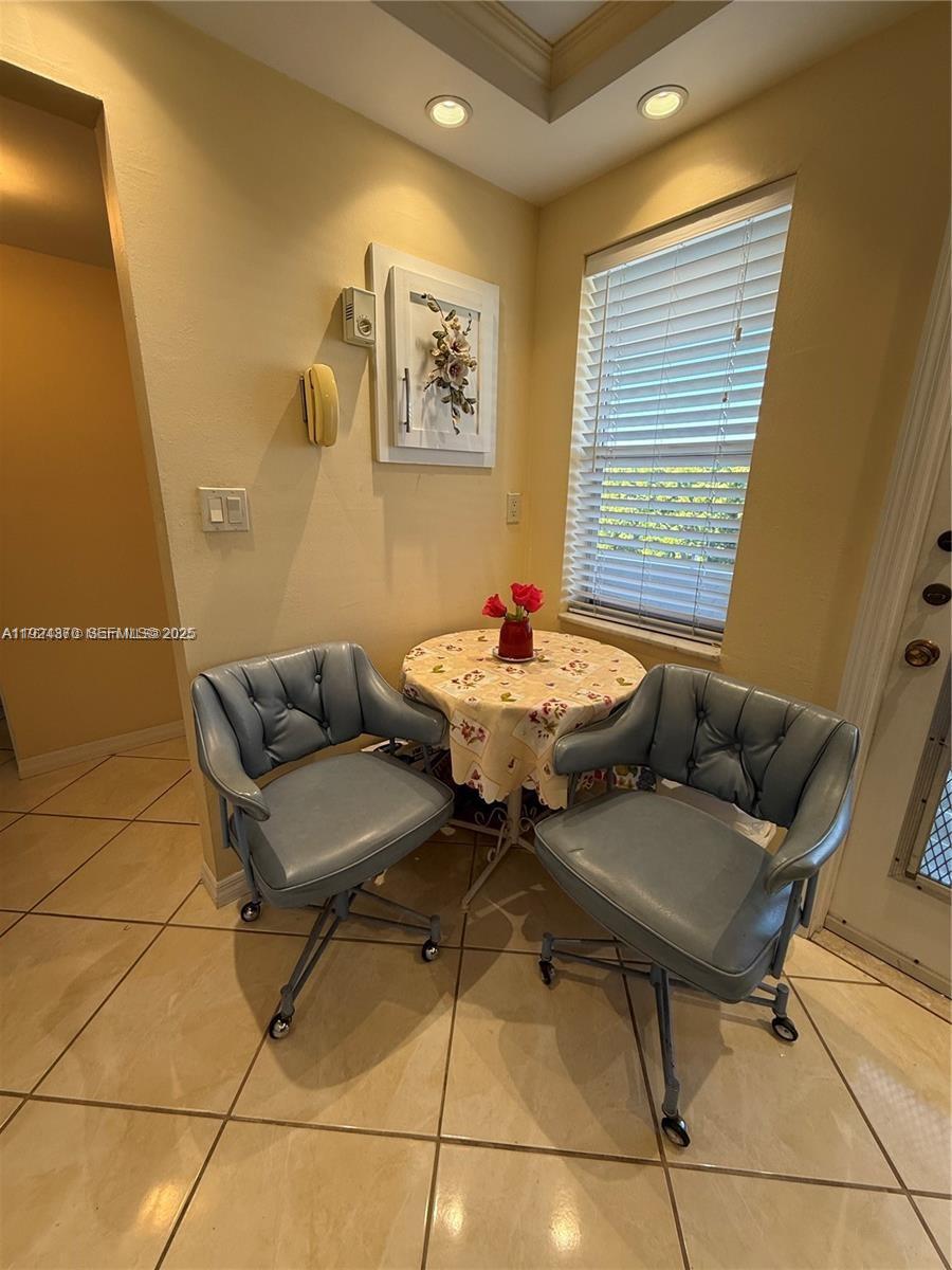 See details 511 2 / 2 992 sq. ft. $ 2025-12-03 0 Photo