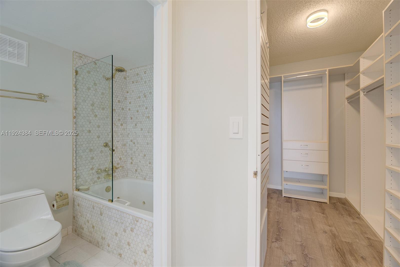 Photo of 3725 Ocean Dr  #601, Hollywood, Florida, 33019 - 