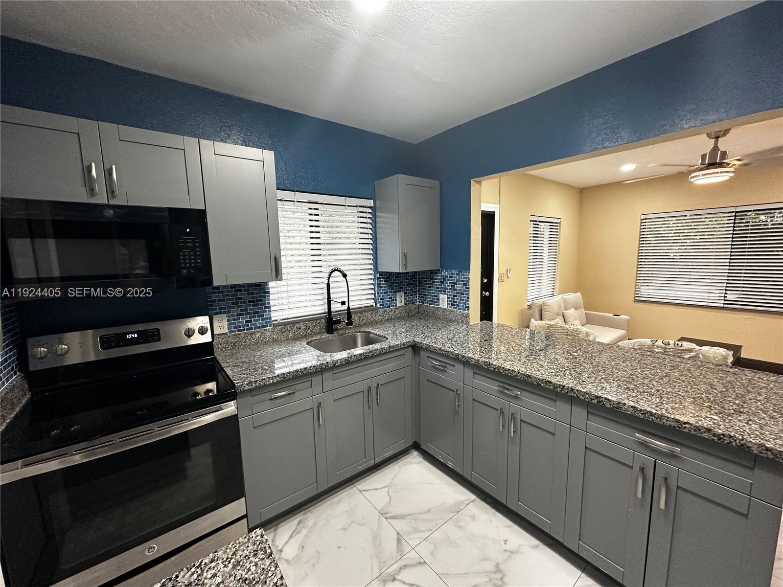 See details / 1244 sq. ft. $ 2025-12-03 0 Photo