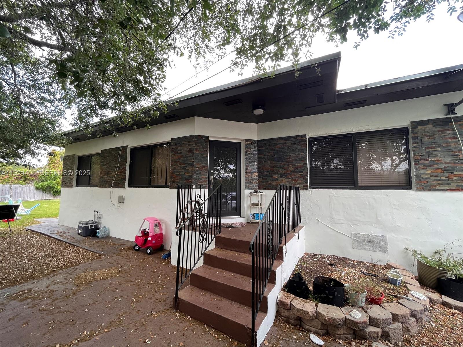 See details / 1244 sq. ft. $ 2025-12-03 0 Photo