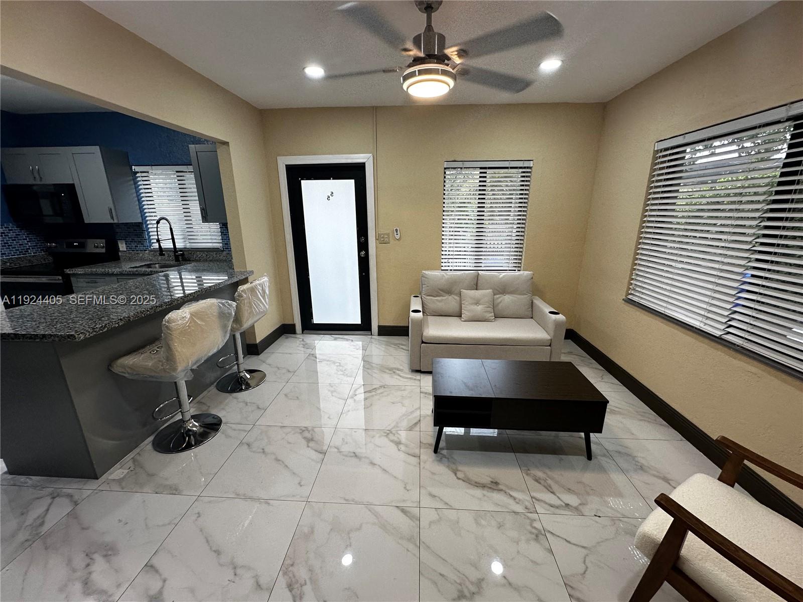 See details / 1244 sq. ft. $ 2025-12-03 0 Photo