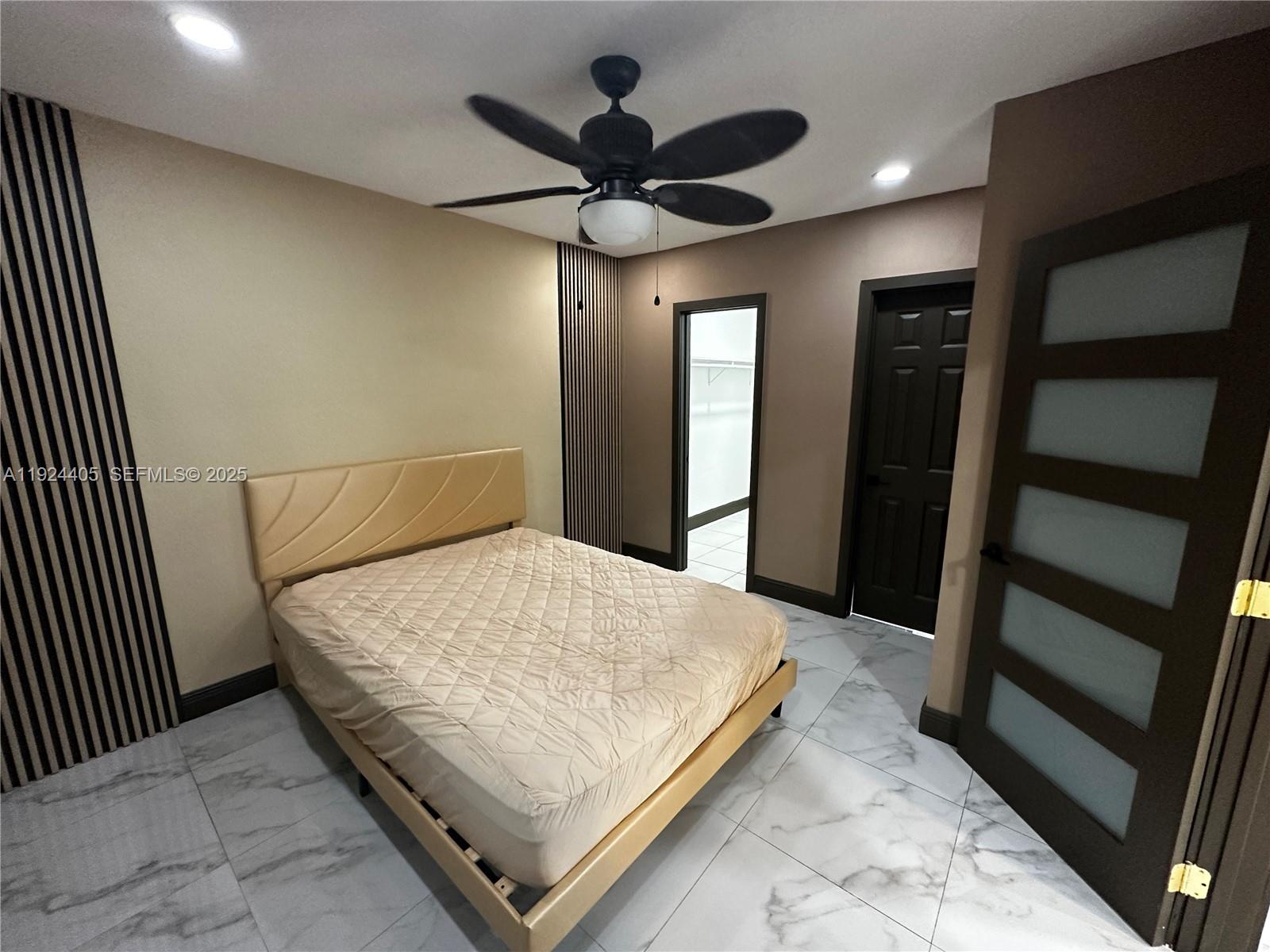 See details / 1244 sq. ft. $ 2025-12-03 0 Photo