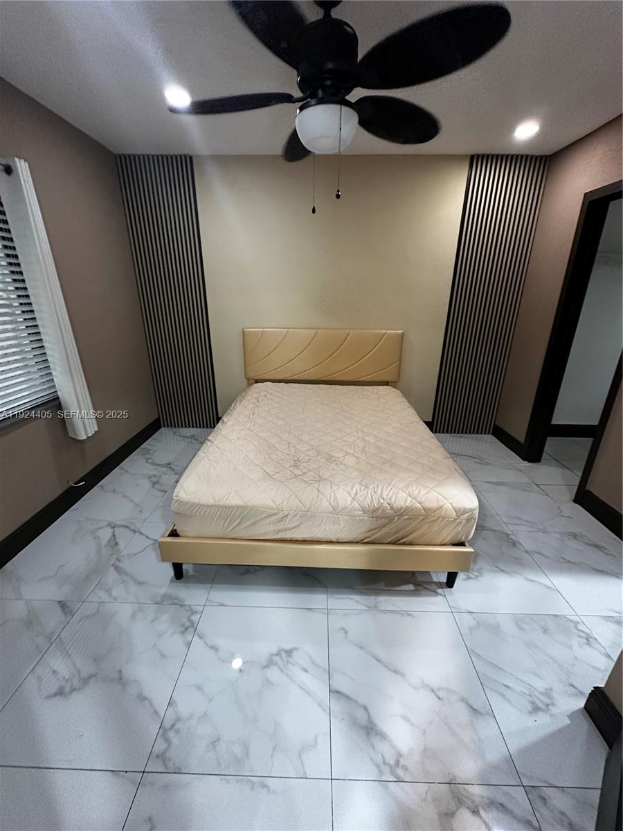 See details / 1244 sq. ft. $ 2025-12-03 0 Photo