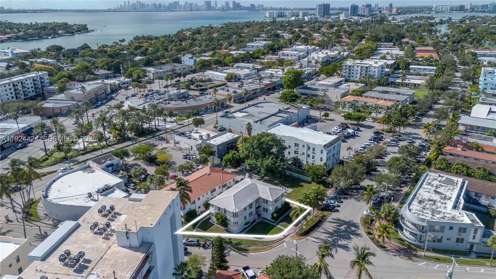   /   sq. ft. $ 2025-12-03 0 foto