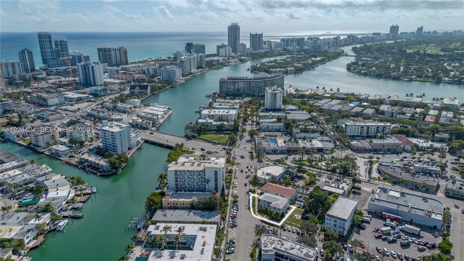   /   sq. ft. $ 2025-12-03 0 foto