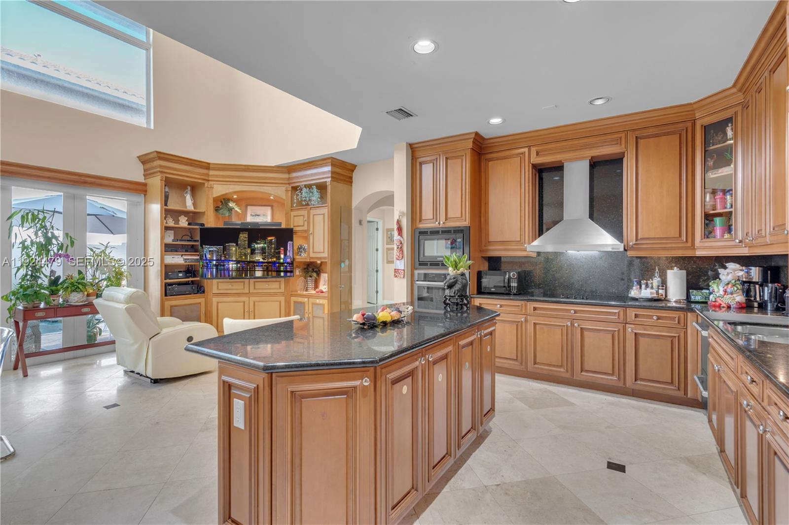 Photo of 3942 194th Ln (3942), Sunny Isles Beach, Florida, 33160 -