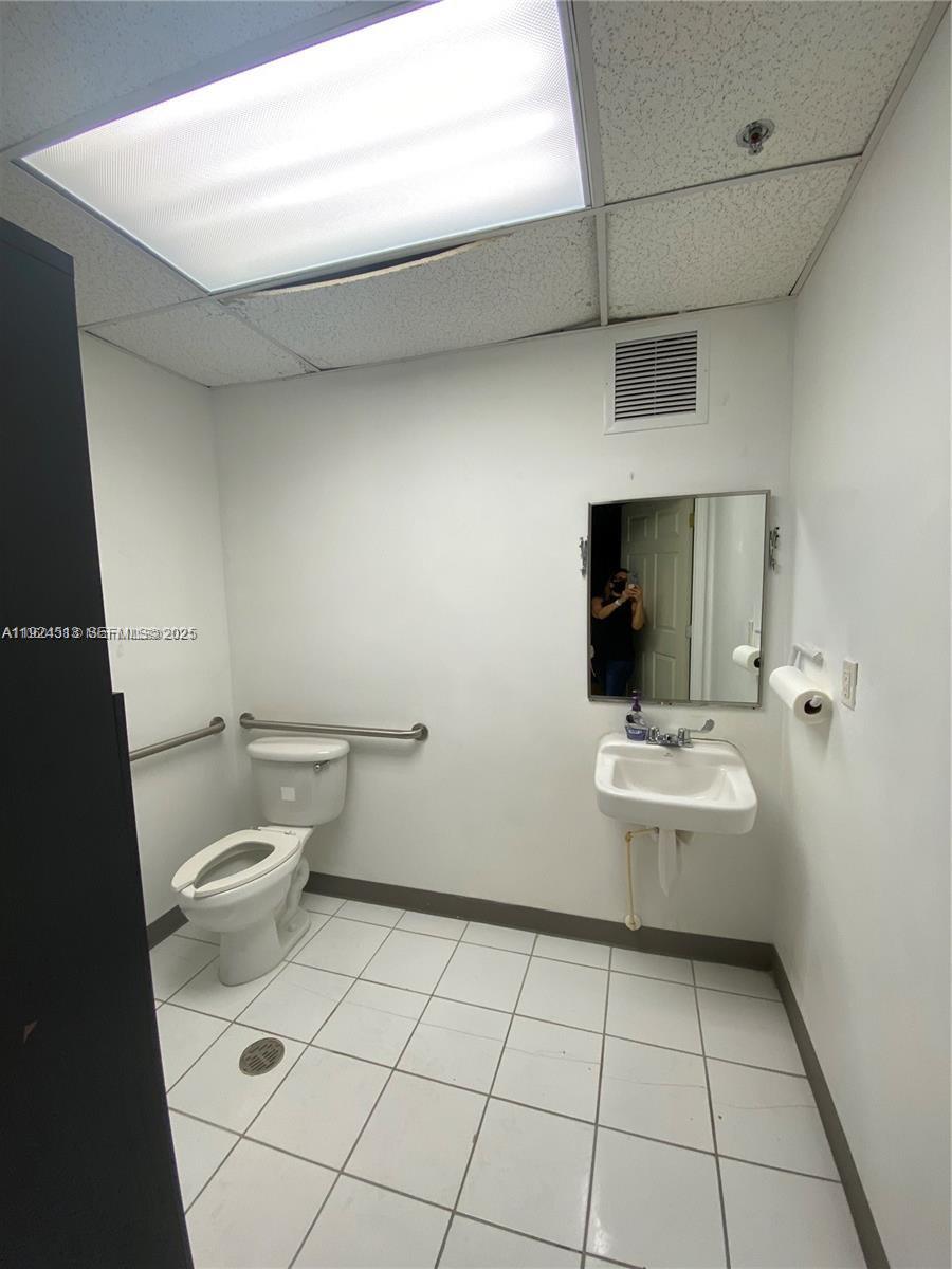 See details D5 / sq. ft. $ 2025-12-03 0 Photo