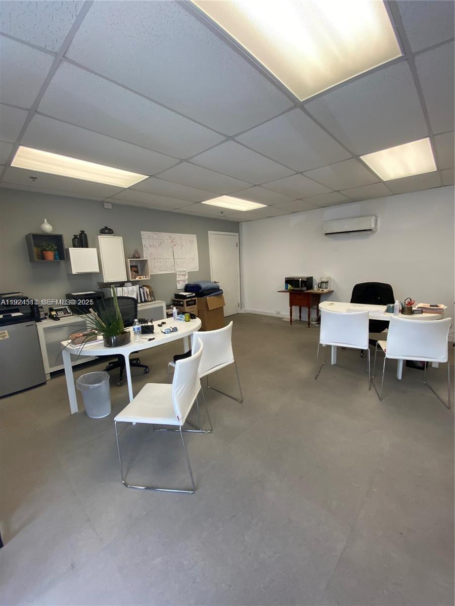 See details D5 / sq. ft. $ 2025-12-03 0 Photo