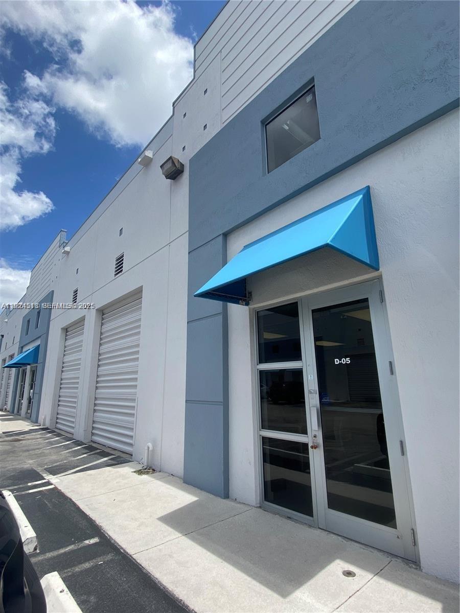 See details D5 / sq. ft. $ 2025-12-03 0 Photo