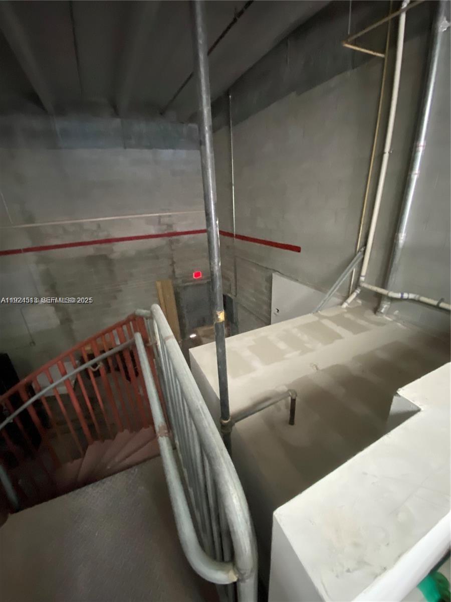 See details D5 / sq. ft. $ 2025-12-03 0 Photo