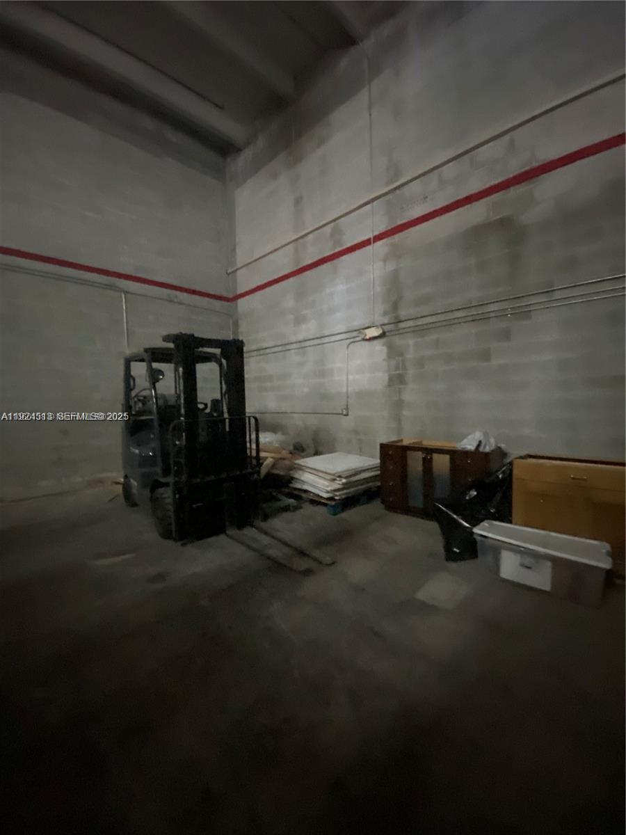 See details D5 / sq. ft. $ 2025-12-03 0 Photo