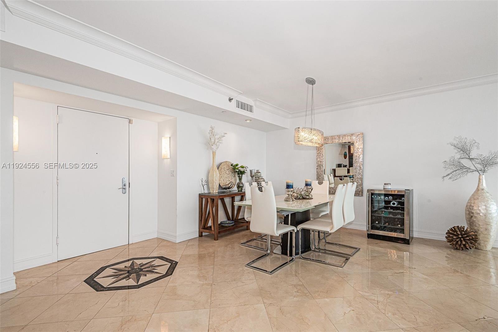 1105 2 / 2 1782 кв.футов $ 2025-12-03 0 Фото