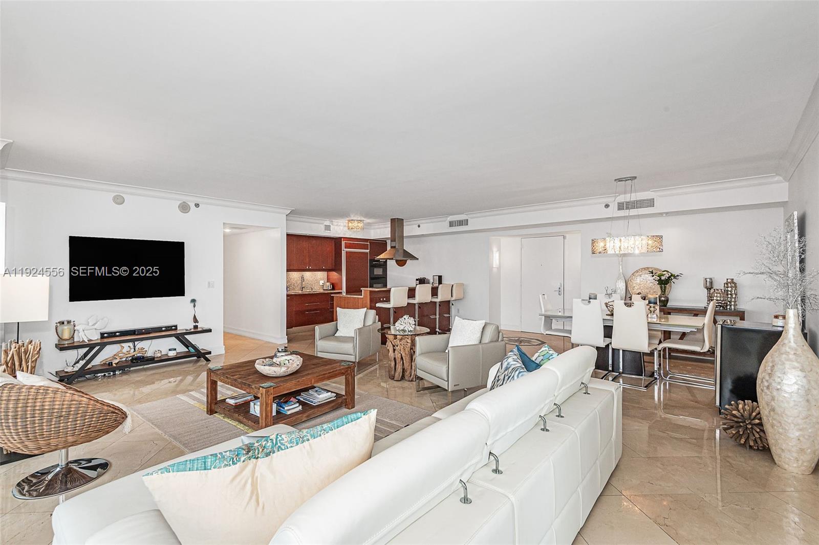 1105 2 / 2 1782 кв.футов $ 2025-12-03 0 Фото