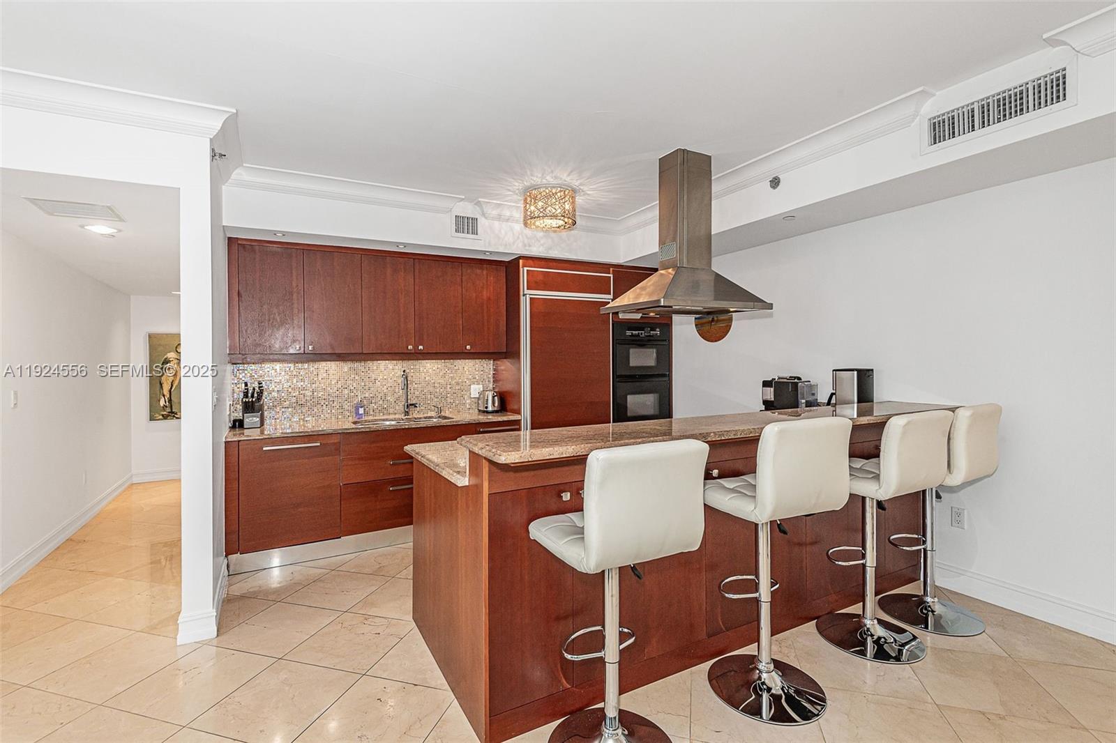 1105 2 / 2 1782 кв.футов $ 2025-12-03 0 Фото